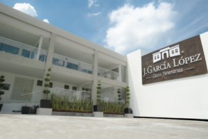 J. García López Casa Satélite